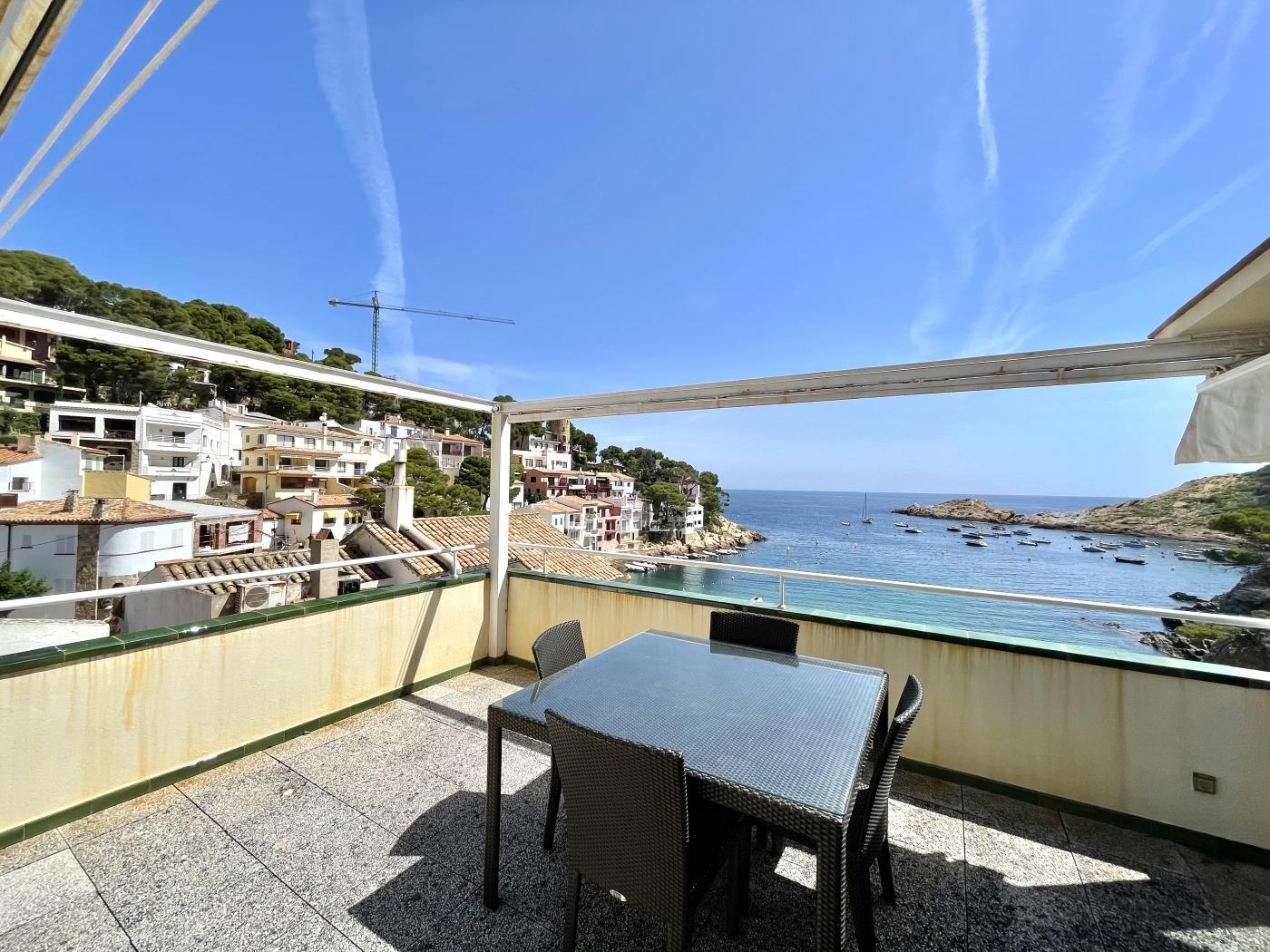 Sa Tuna - House with Views and 30m from the Sea in Begur