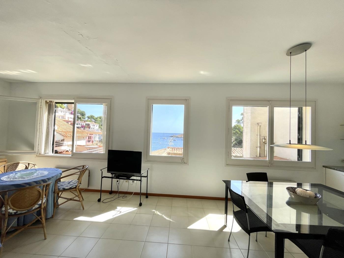 Sa Tuna - House with Views and 30m from the Sea in Begur