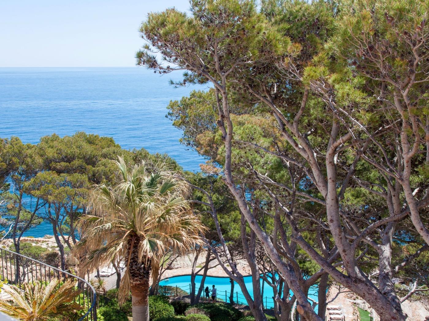 Luxurious Apartment for 8 People in Cap Sa Sal, Begur, Costa Brava in Begur