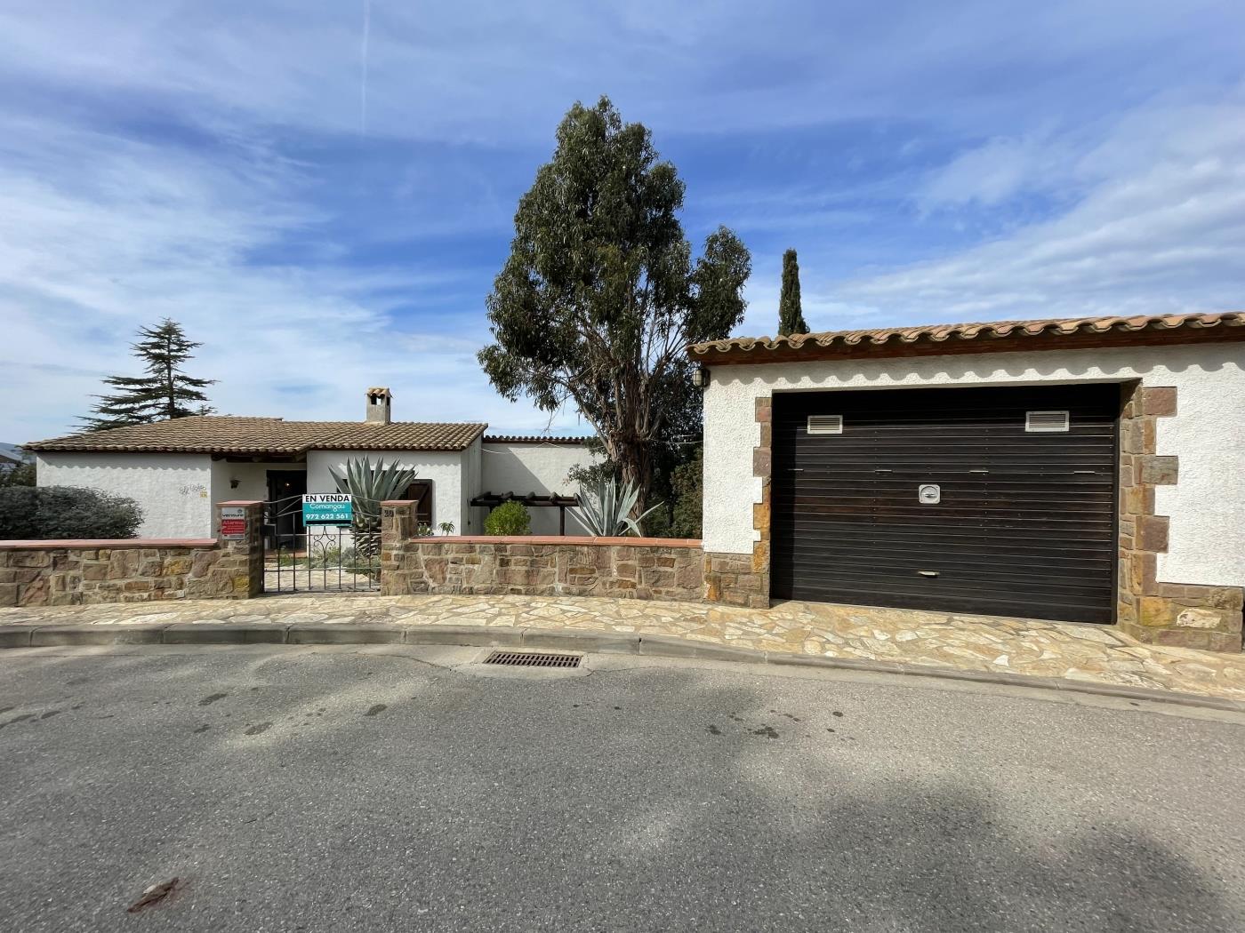 House with Stunning Views and Garden in Begur in Begur