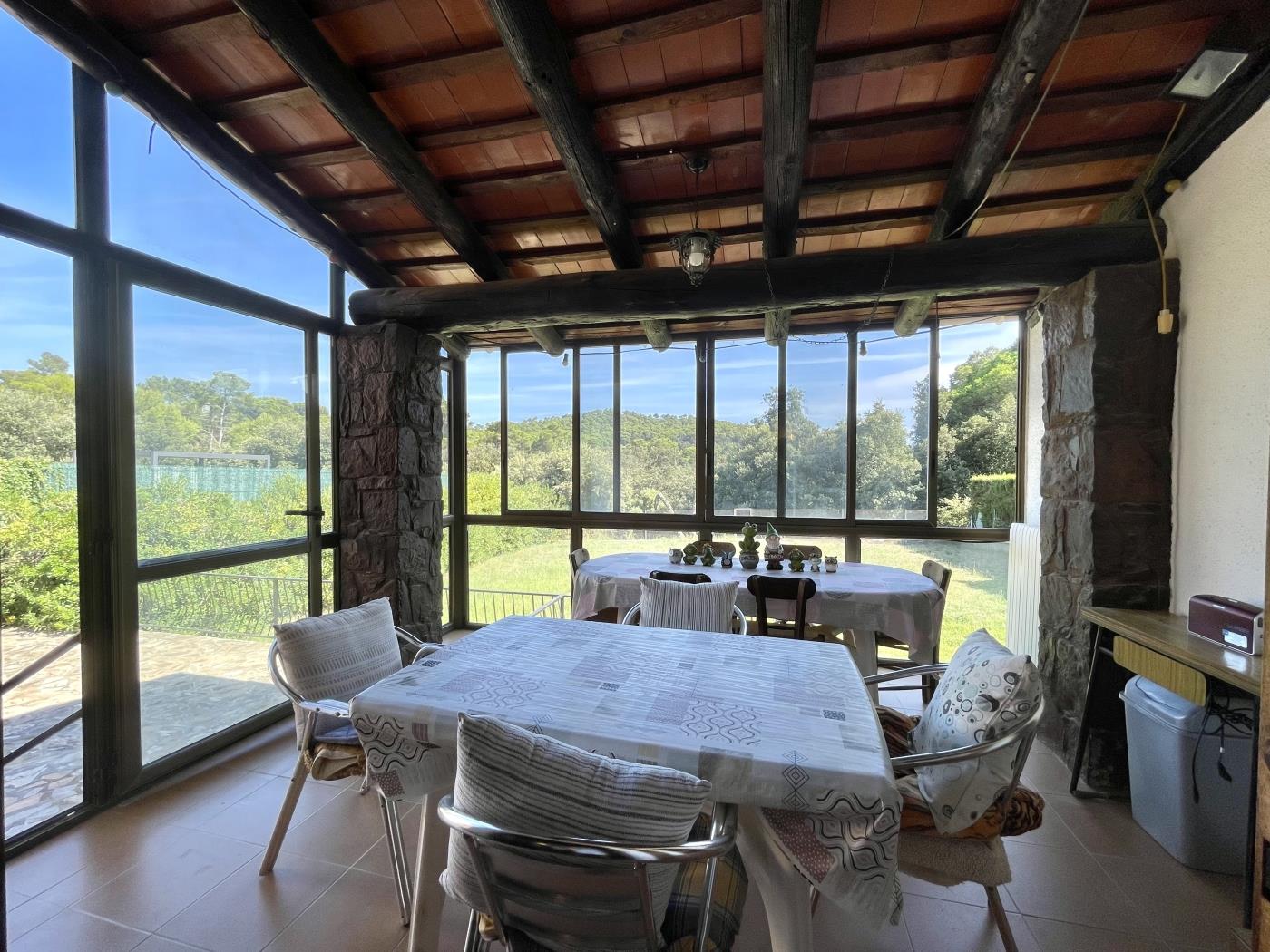 Space and charm: rustic house with garden in Residencial Begur in Begur