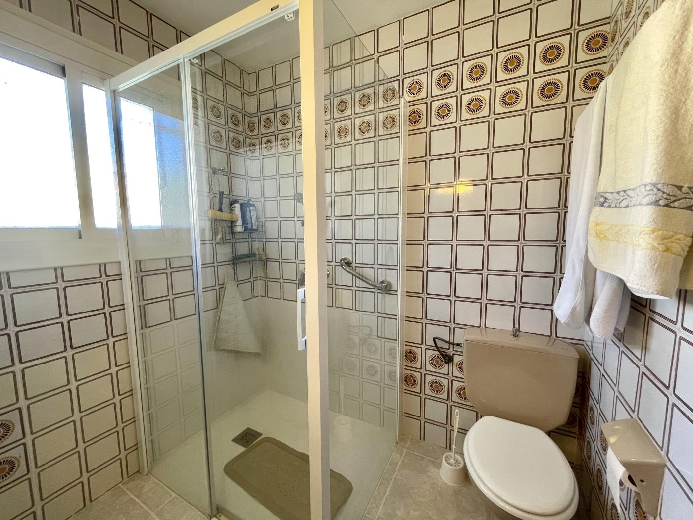 Space and charm: rustic house with garden in Residencial Begur in Begur