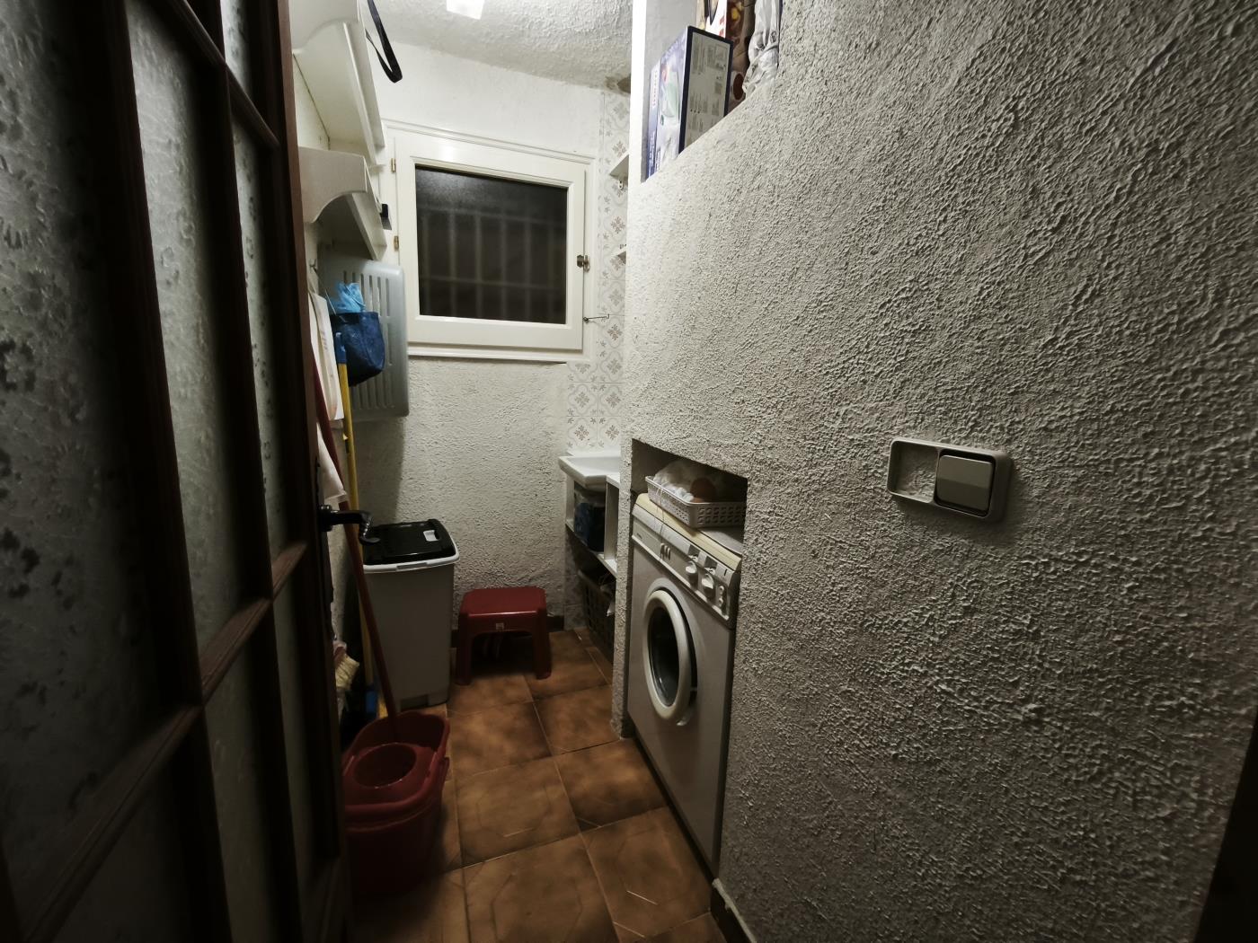 Gemütliches Haus mit Terrasse und Privatsphäre in Residencial Beg in Begur