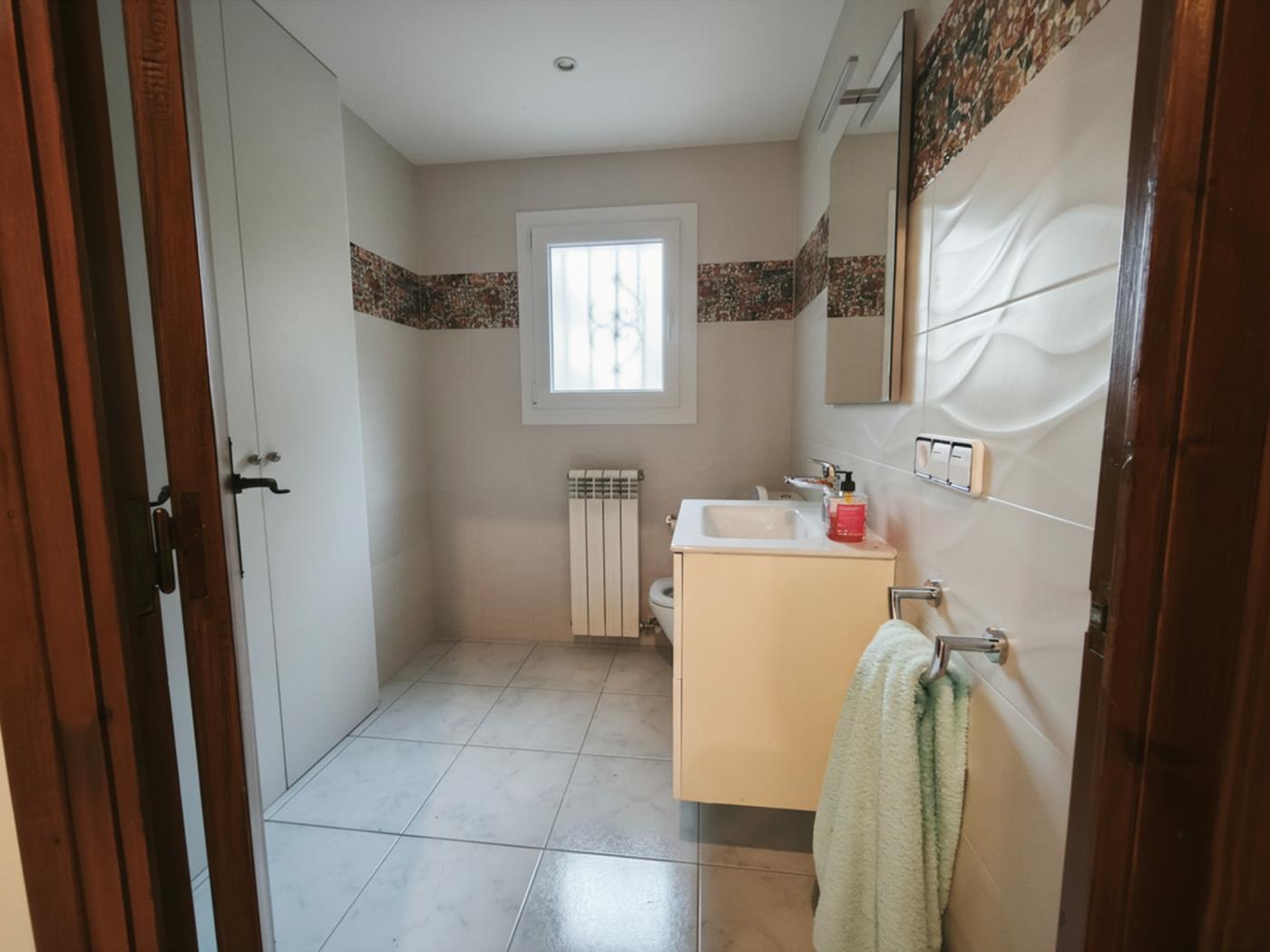 Gemütliches Haus mit Terrasse und Privatsphäre in Residencial Beg in Begur