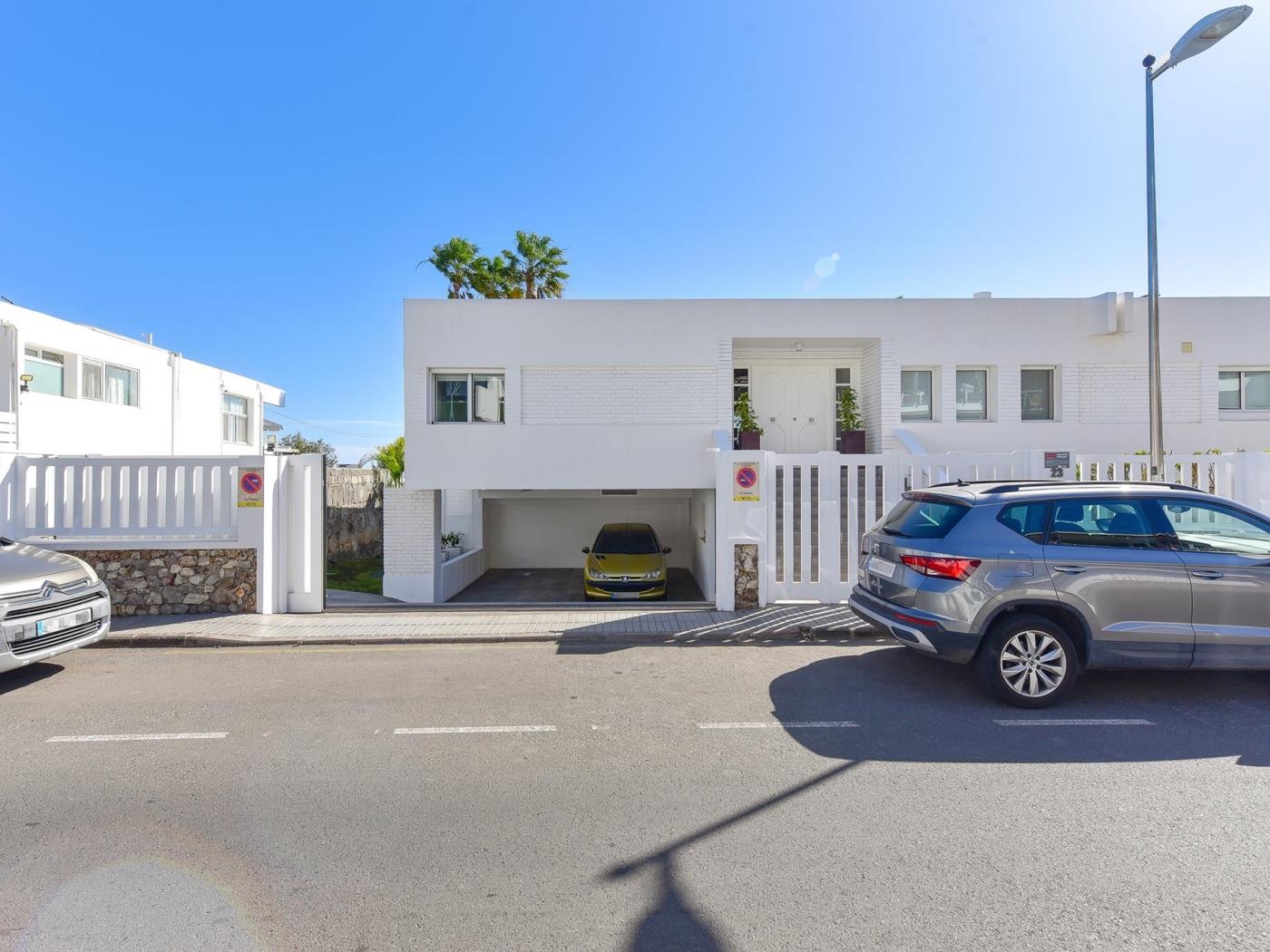 KARAT Villa Serenity Maspalomas in Maspalomas
