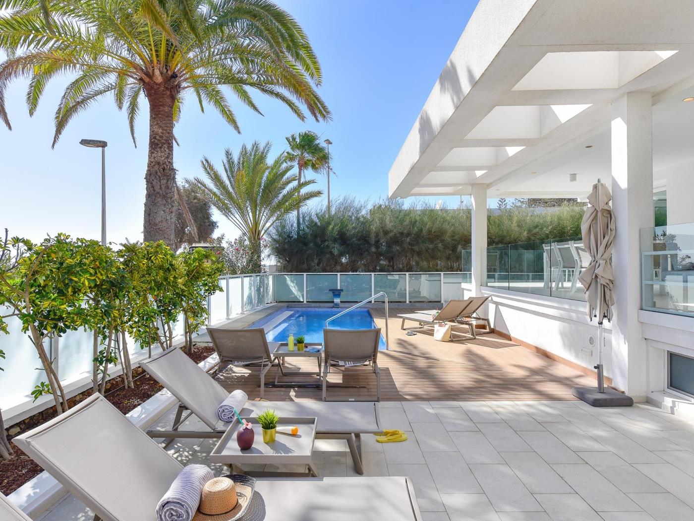 KARAT Villa Serenity Maspalomas in Maspalomas