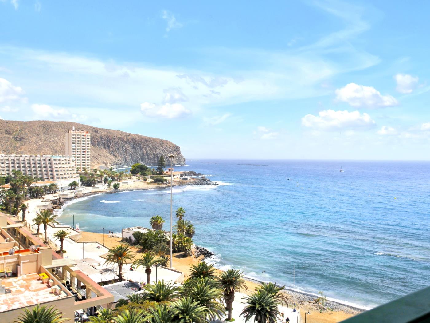 Stunning Holidays, SeaFront, On The Promenade en Los Cristianos