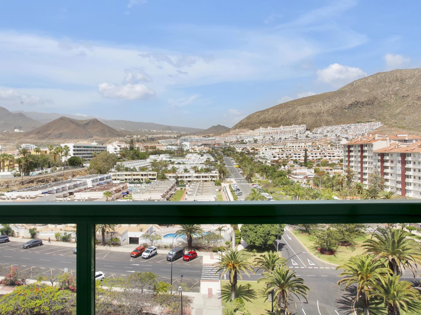 Stunning Holidays, SeaFront, On The Promenade en Los Cristianos