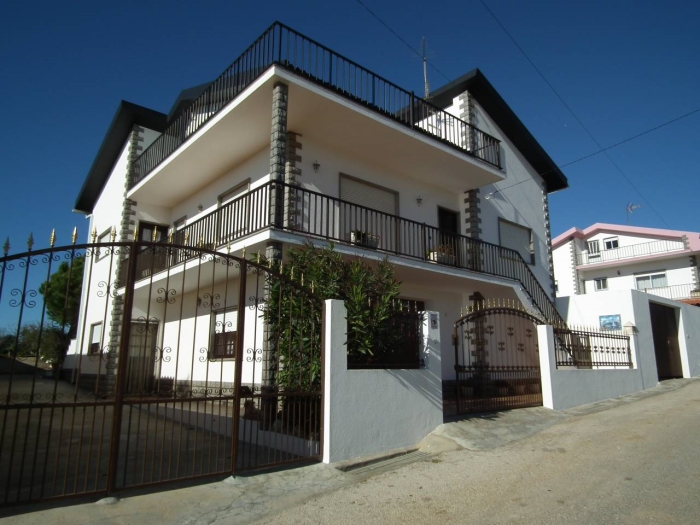 Casa Vasco - Cosy Patio in Lourinhã