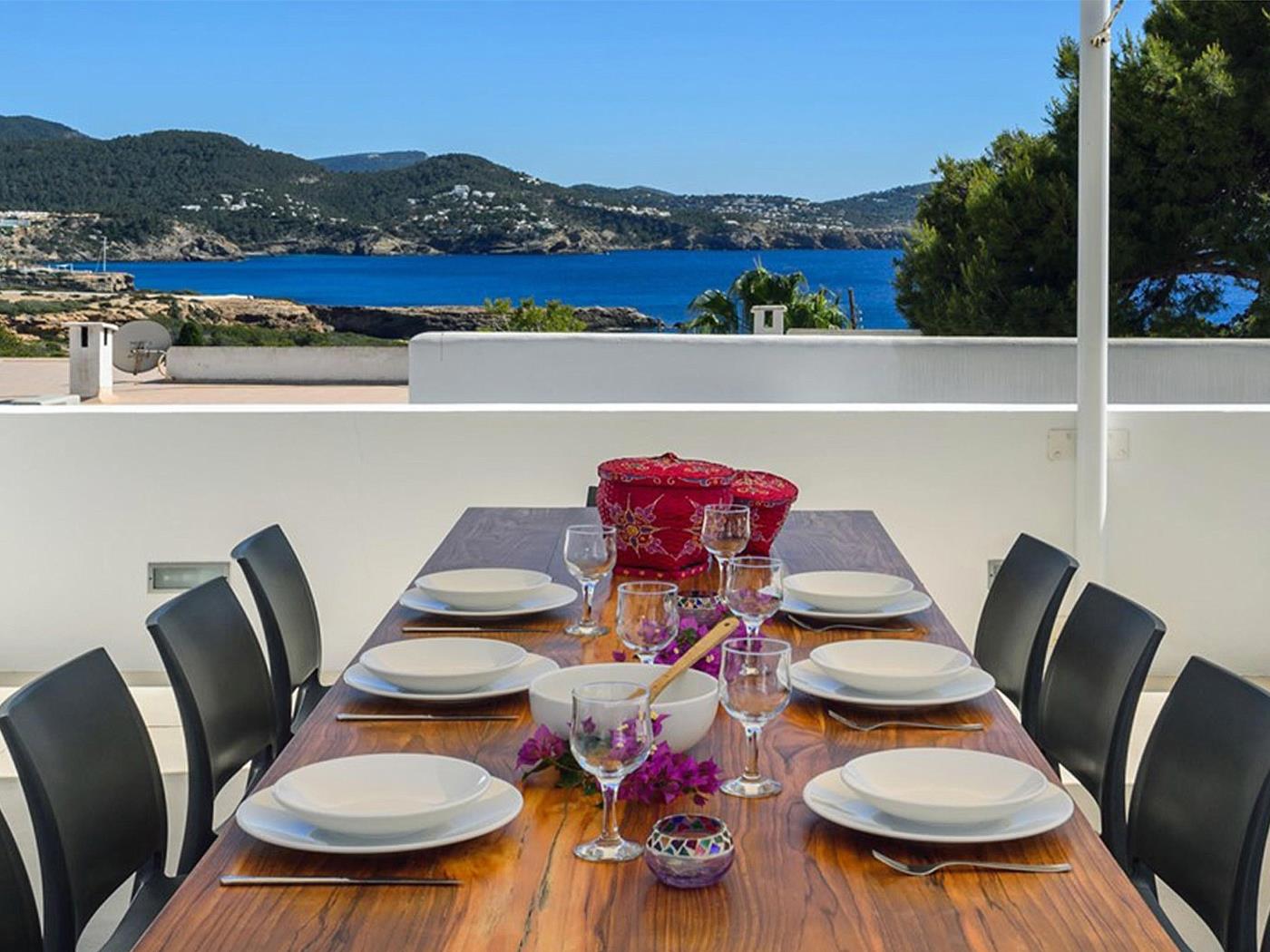 Villa moderna con vistas al mar en Sant Josep de sa Talaia