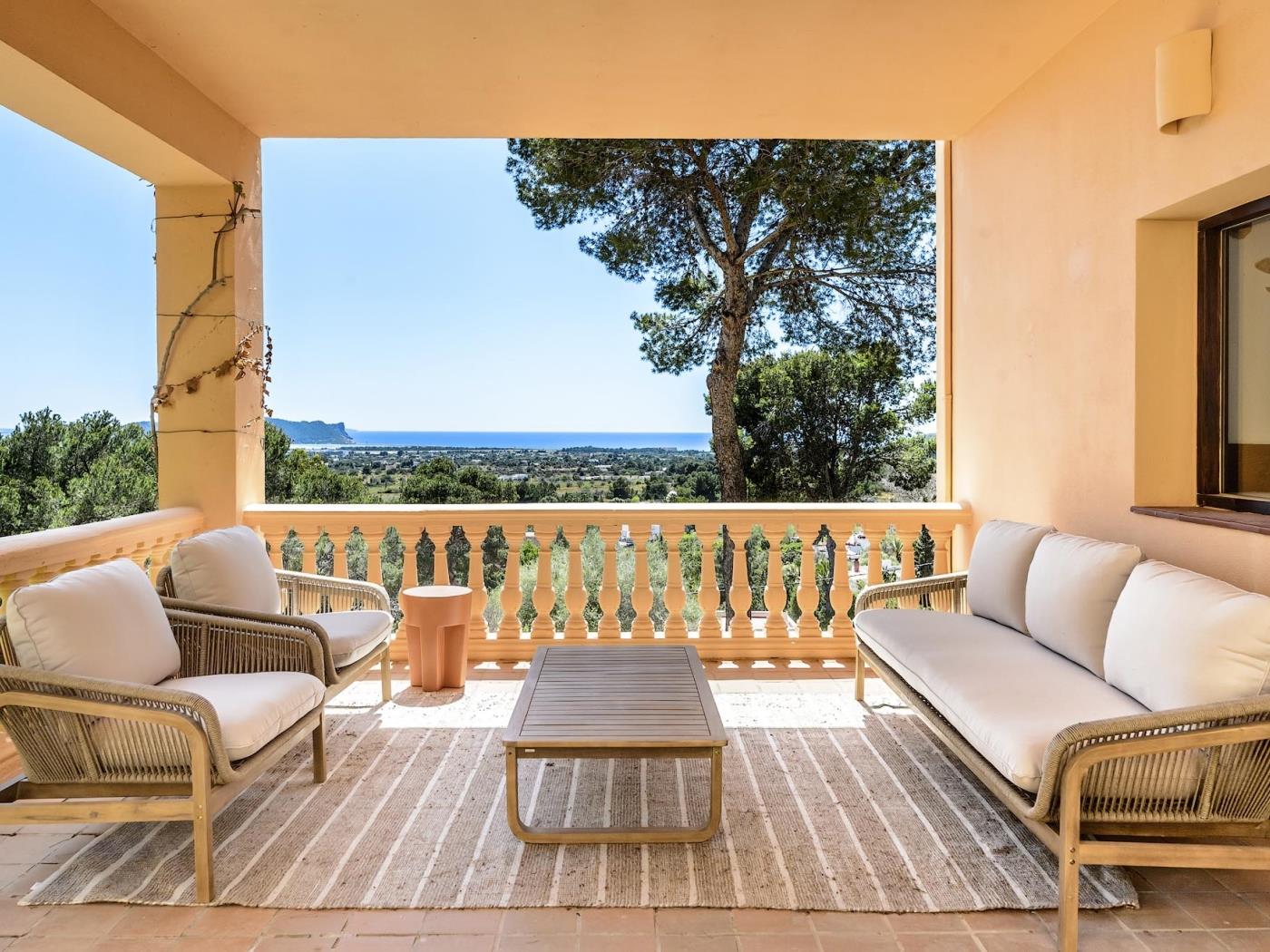 Villa de Montaña gran piscina in Sant Josep de sa Talaia