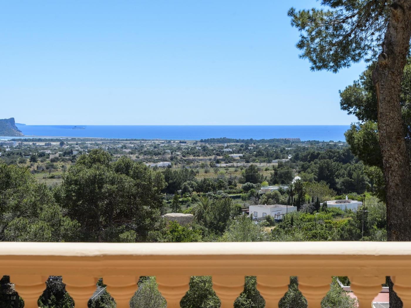 Villa de Montaña gran piscina in Sant Josep de sa Talaia