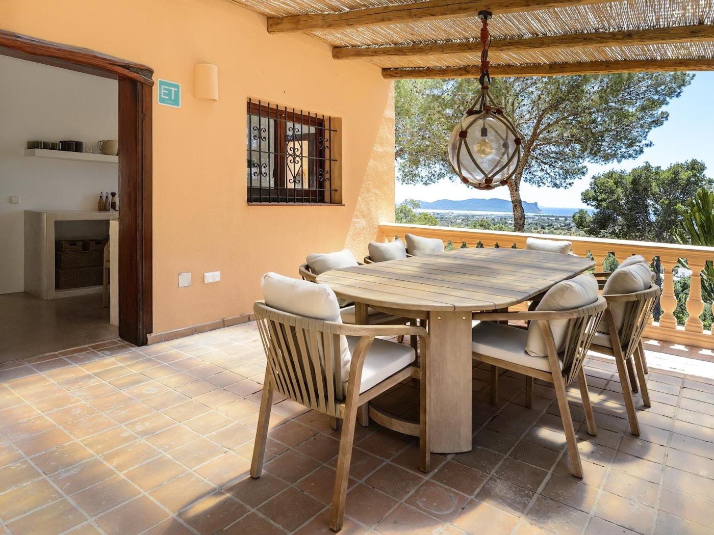 Villa de Montaña gran piscina in Sant Josep de sa Talaia