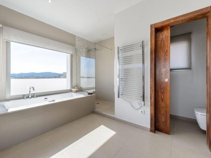 Moderna casa con piscina privada en Santa Eulària des Riu