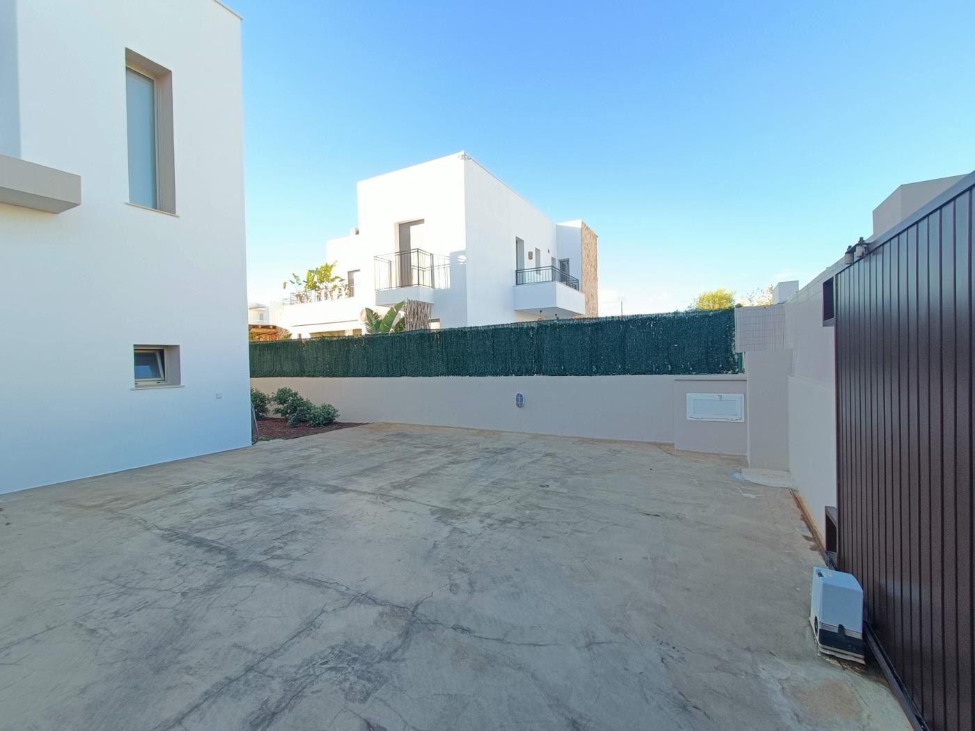 Moderna casa con piscina privada en Santa Eulària des Riu