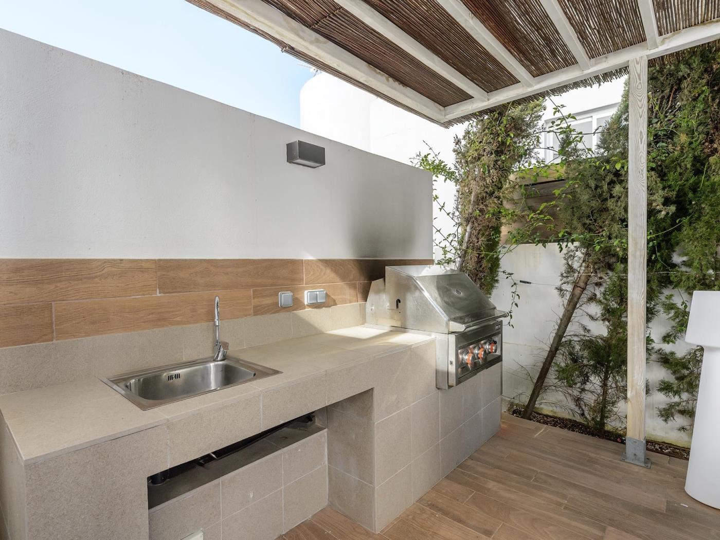 Can Dineo - 5 bedroom villa in Cala Vadella in Sant Josep de sa Talaia