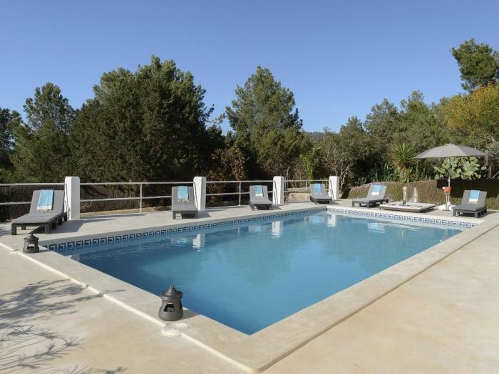 Villa con piscina y vistas al mar en Sant Josep de sa Talaia