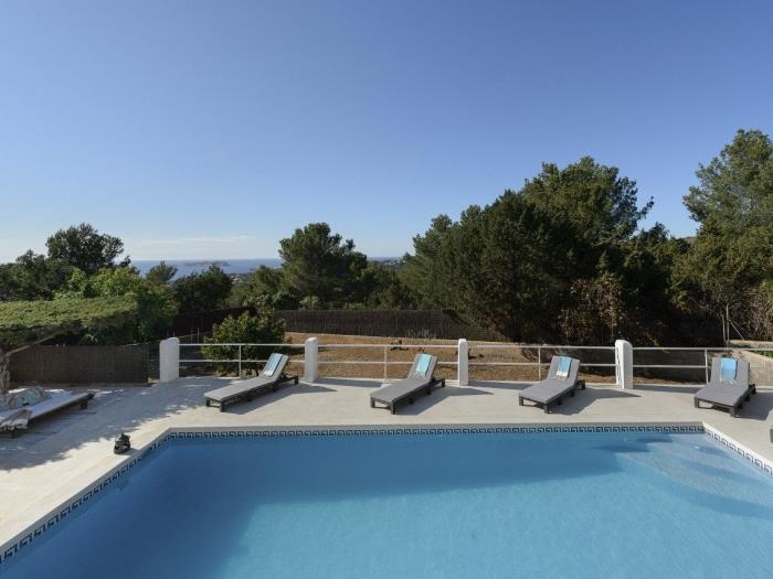 Villa con piscina y vistas al mar en Sant Josep de sa Talaia