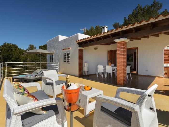 Villa con piscina y vistas al mar en Sant Josep de sa Talaia