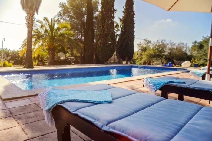 Casa de campo con piscina cerca de la ciudad de Ibiza en Nostra Senyora de Jesus