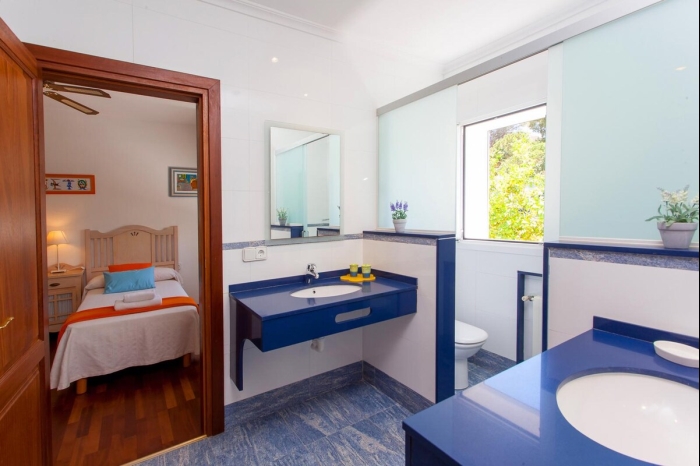 Villa Esgueva - Seaview Villa in Port des Torrent in Sant Josep de sa Talaia
