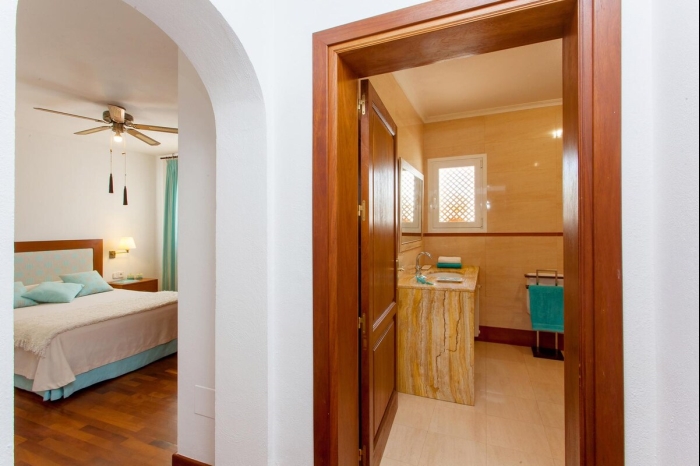 Villa Esgueva - Seaview Villa in Port des Torrent in Sant Josep de sa Talaia