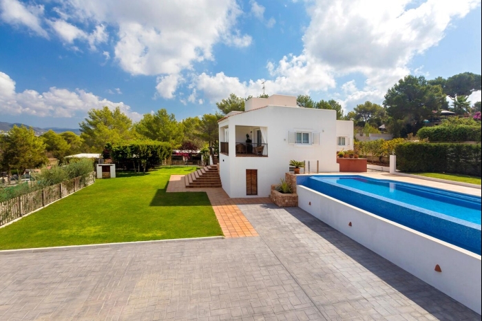 Villa Esgueva - Seaview Villa in Port des Torrent in Sant Josep de sa Talaia