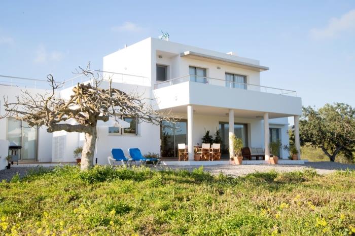 Villa moderna en Cala Jondal (Porroig)