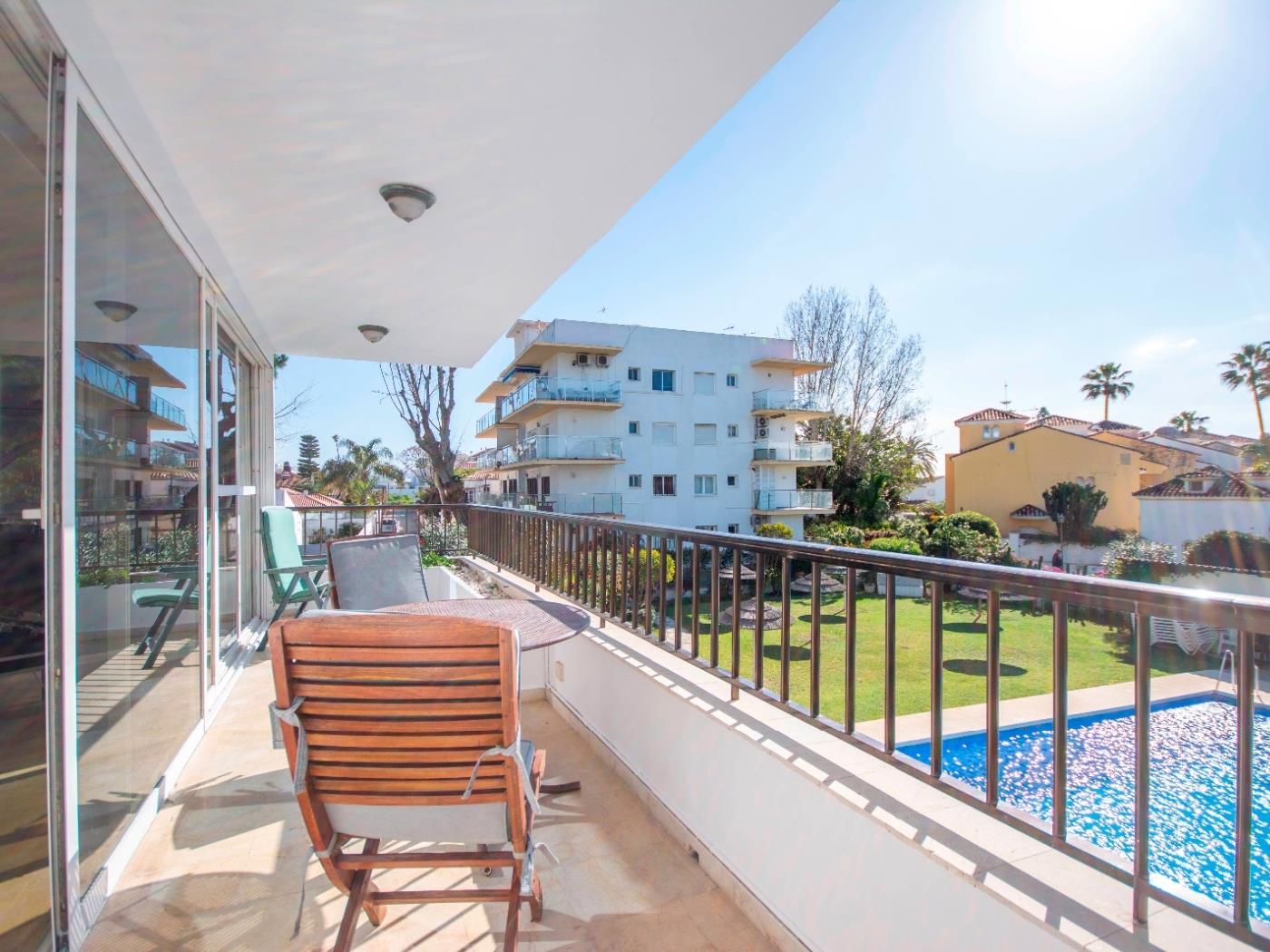 BEACHTIME - In front of the beach, with pool and seaviews, in the Golden Mila