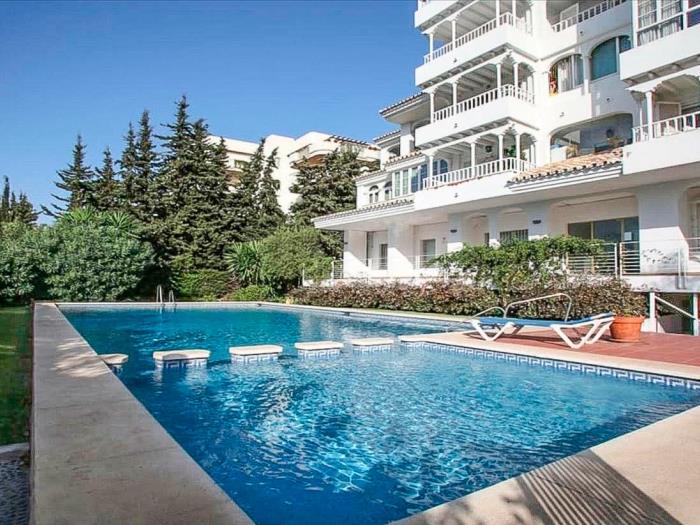 TROPICAL DELIGHT - Close to Puerto Banús with swimming pool