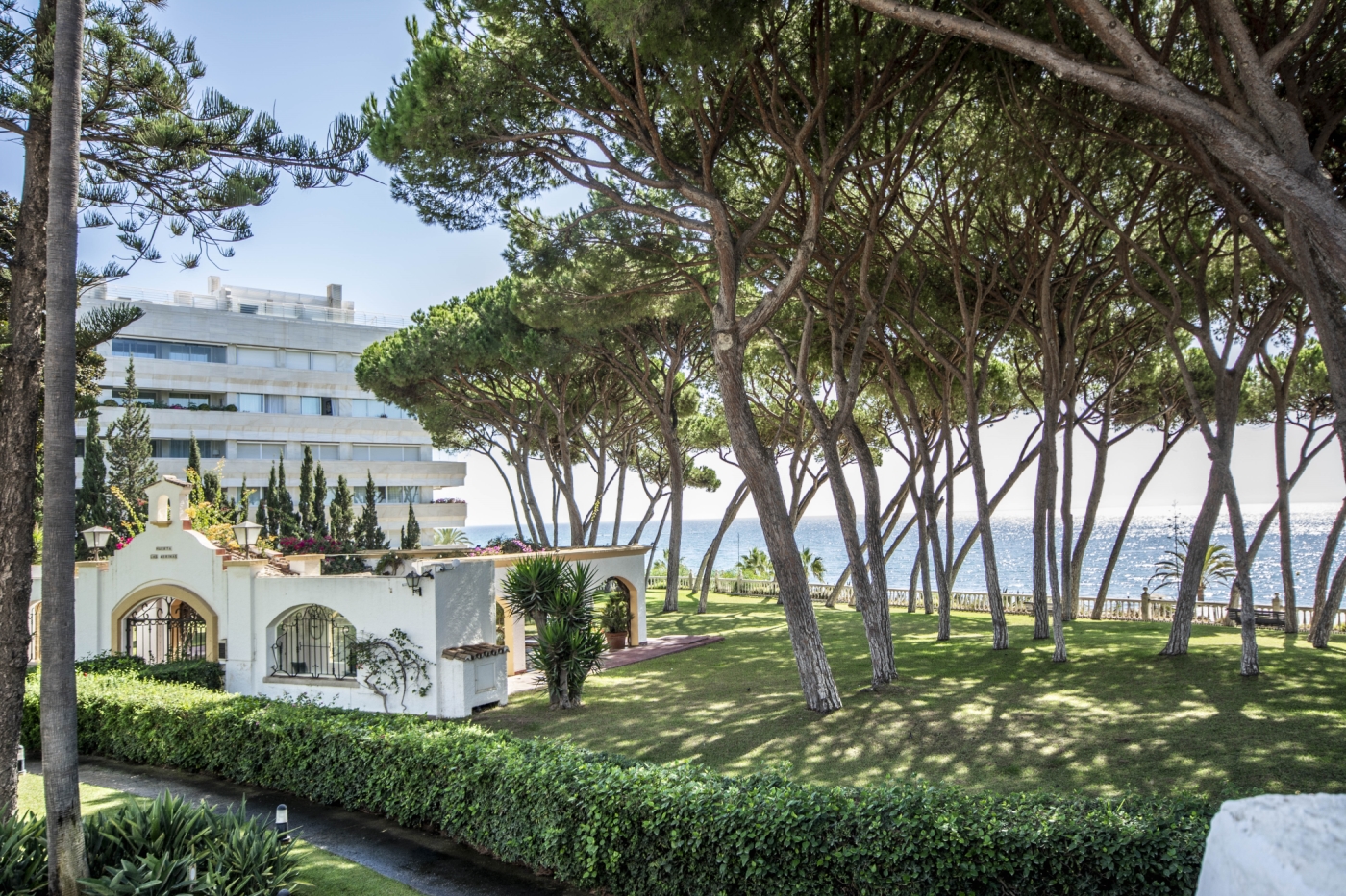 GOLD - Facing the beach in the Golden Mile (Alhambra del Mar)