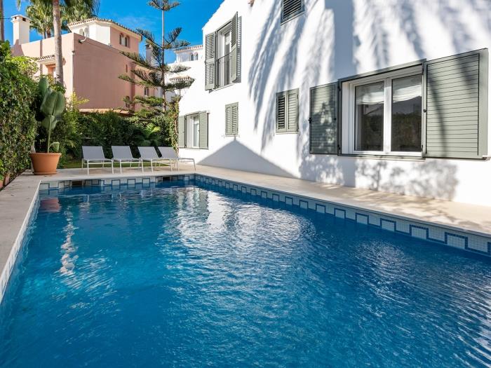 VILLA JASMIN - In front of the beach with private pool, in the Golden Mile