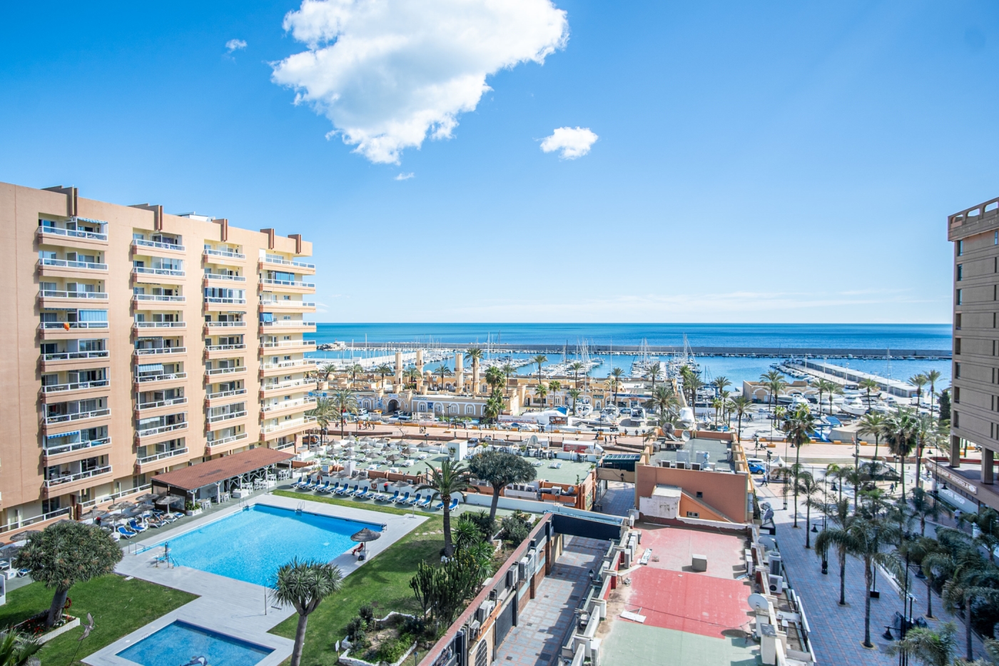 Rental unit in Fuengirola · ★New · 3 bedrooms · 4 beds · 2 baths