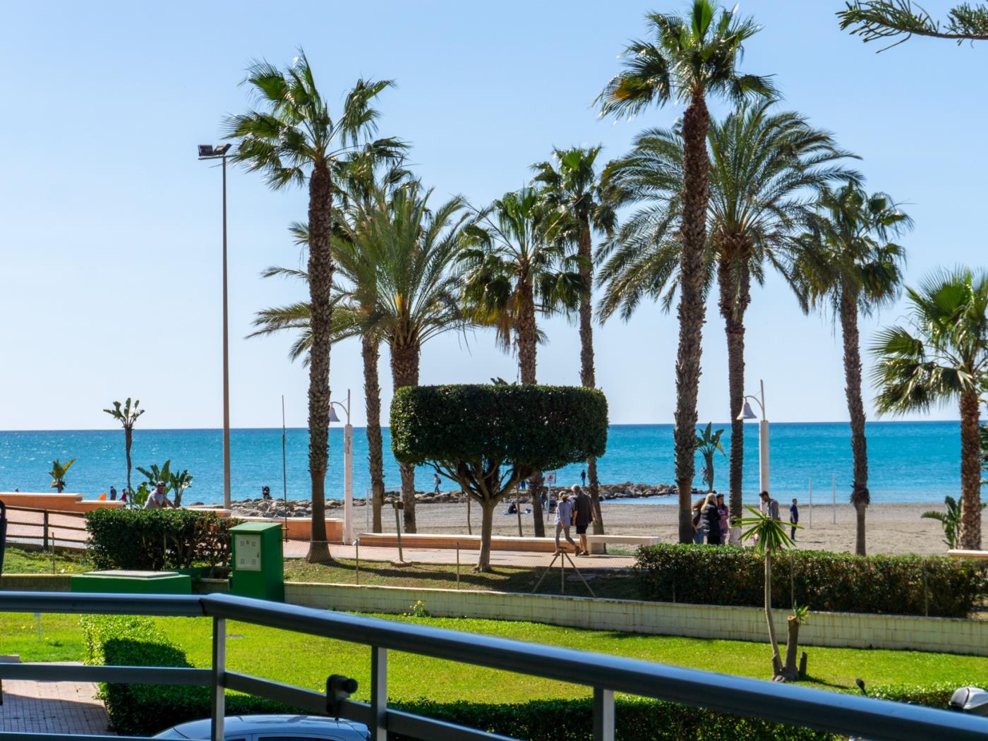 Grand appartement Cala del Moral avec vue sur la mer à Málaga