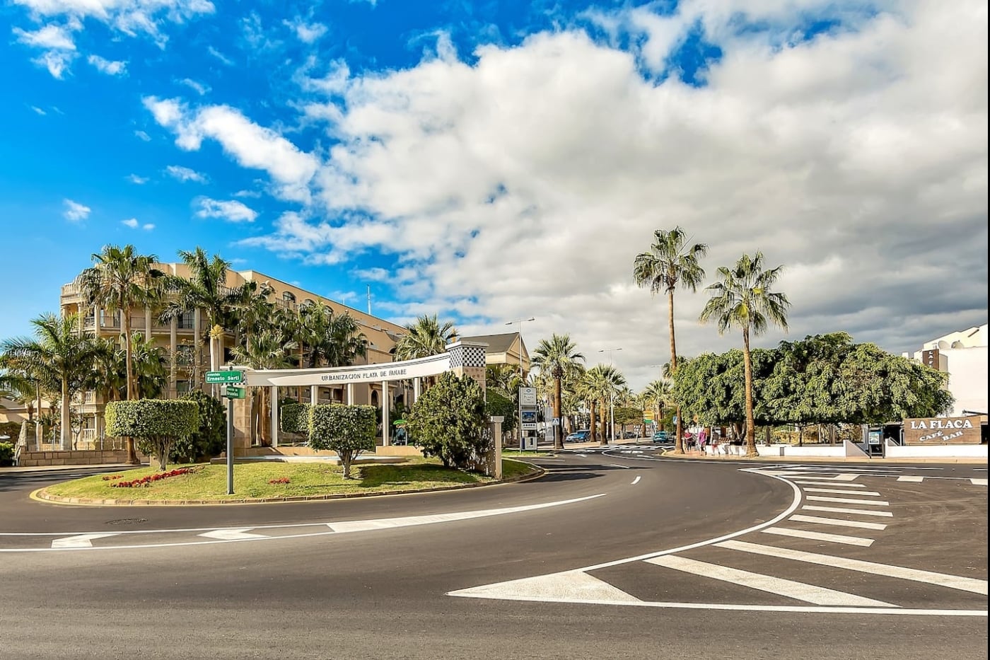 Апартамент с видом на бассейн в самом сердце Коста-Адехе b Costa Adeje