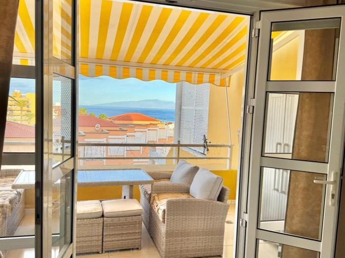 Ocean view apartment in Orlando in Costa Adeje