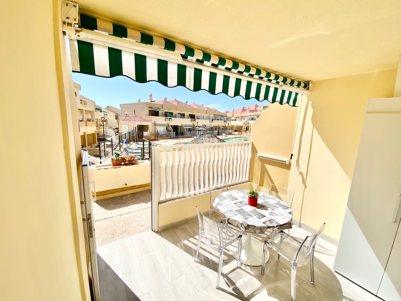 Apartamento vacacional en Mareverde con vistas a la piscina en Costa Adeje