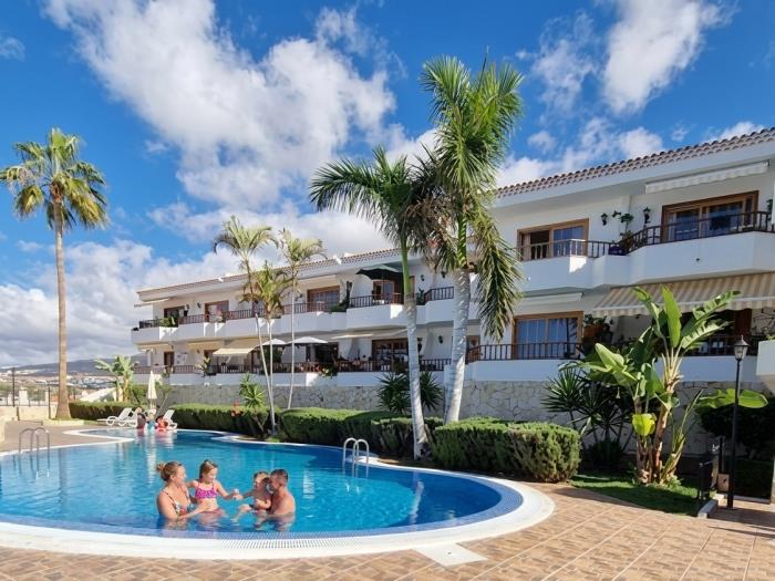 Spacious Renovated Apartment Near X-Sur Shopping Centre in Costa Adeje