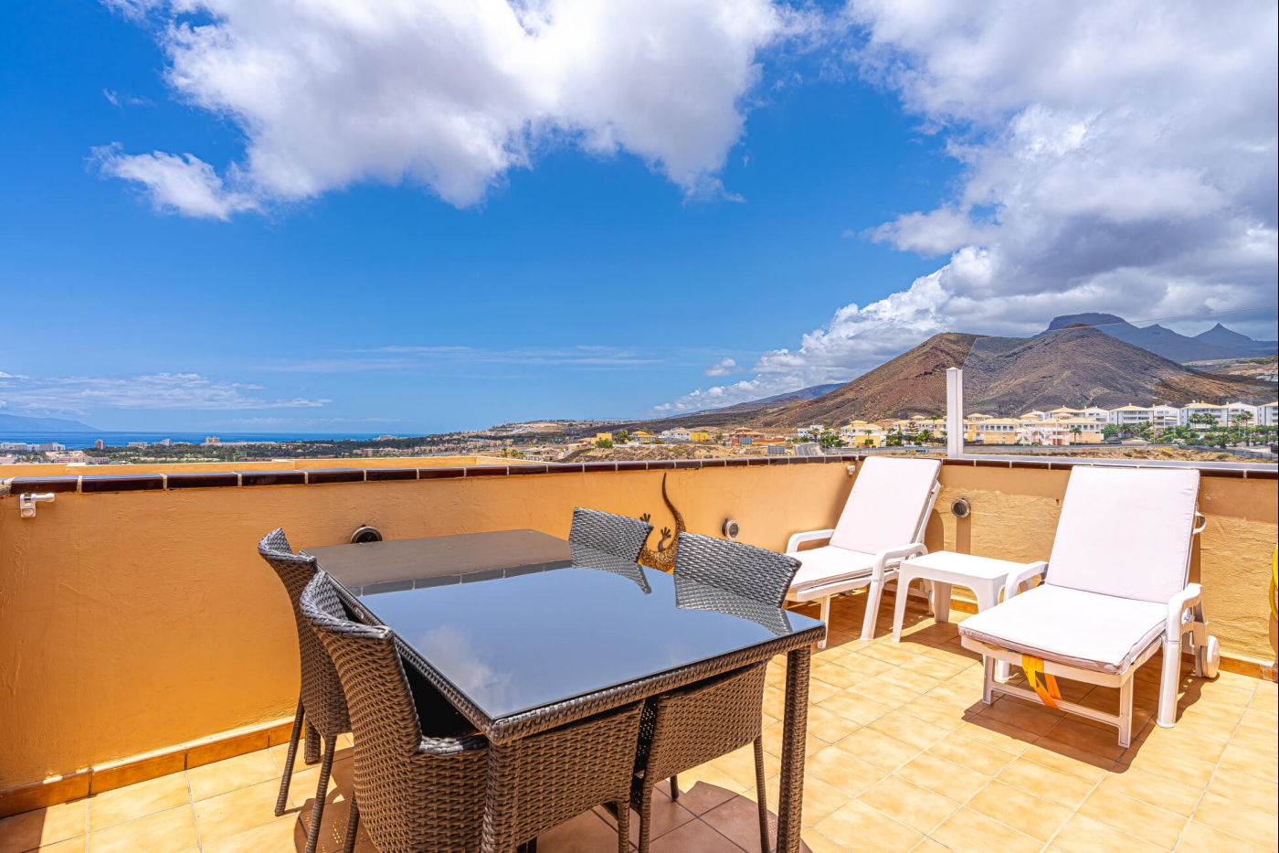 Apartamento con vistas a la última planta en Los Cristianos