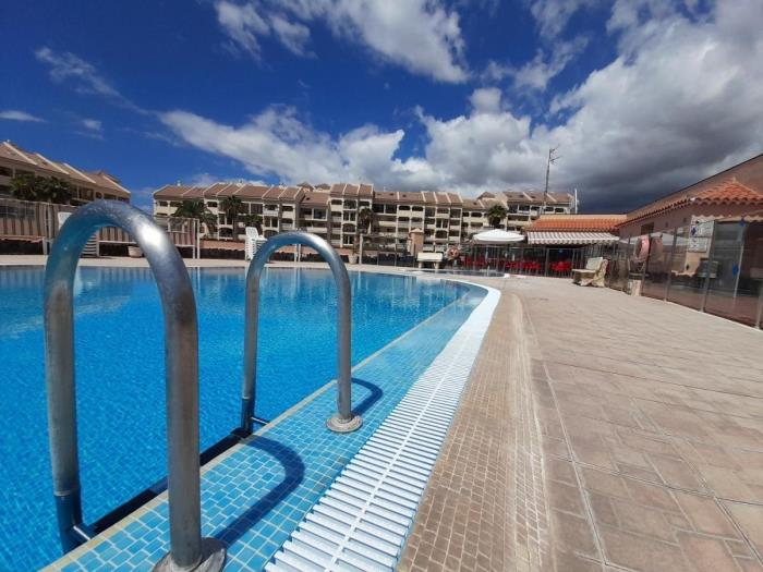 Apartamento en planta alta con vista panorámica en Los Cristianos en Los Cristianos