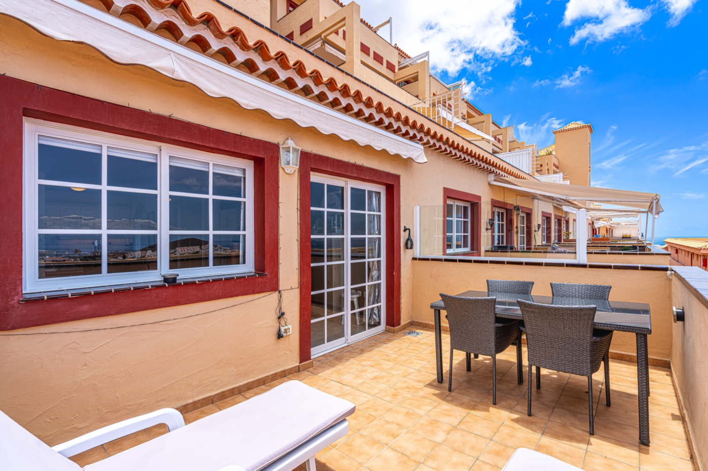 Apartamento con vistas a la última planta en Los Cristianos