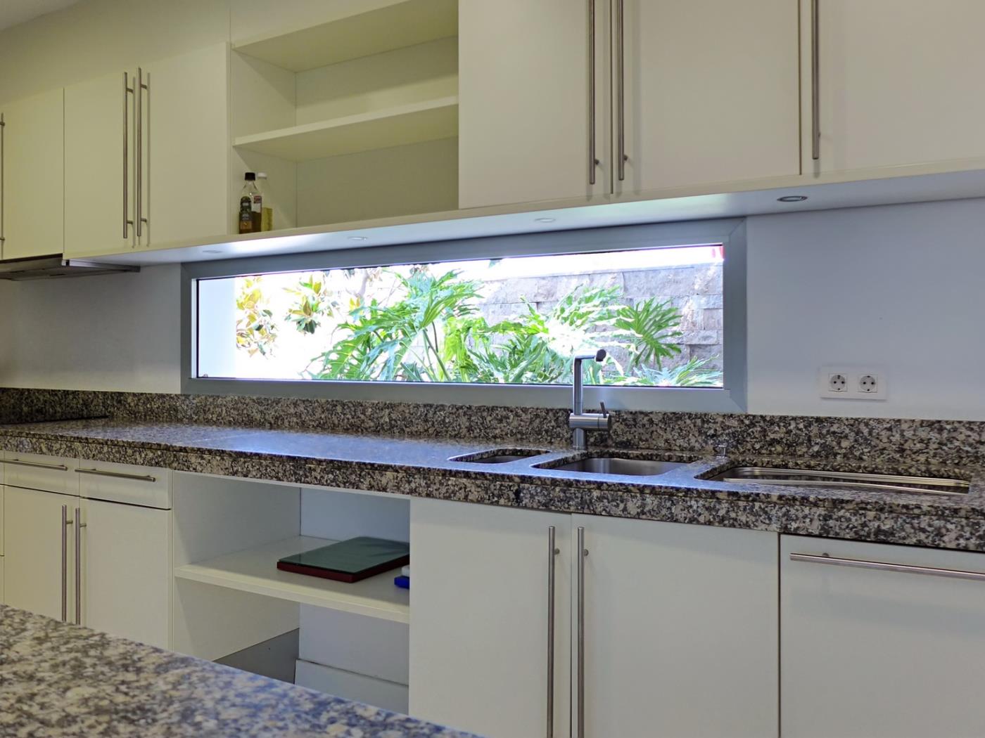 Villa cerca de Plaza del Duque con piscina privada y vistas en Costa Adeje-Playas del Duque