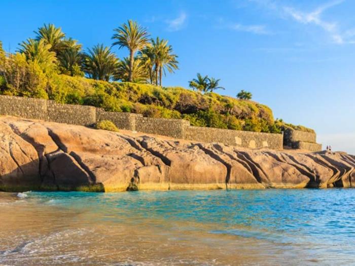 Villa cerca de Plaza del Duque con piscina privada y vistas en Costa Adeje-Playas del Duque