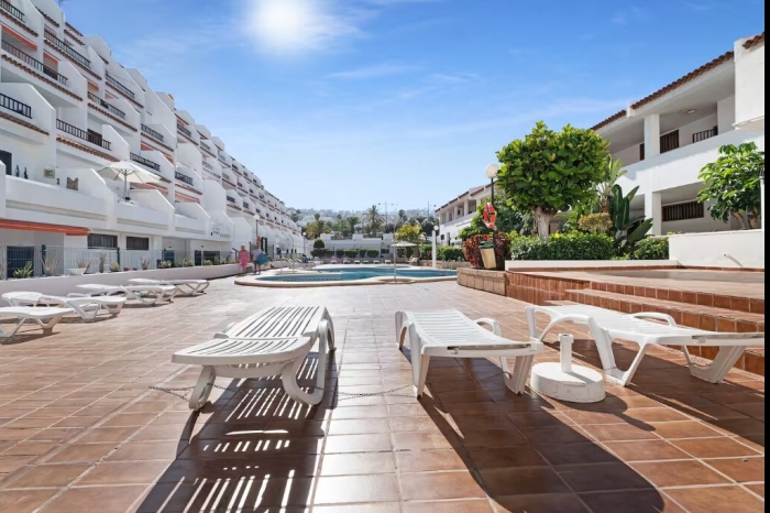 Апартамент в Ocean Park Suites с видом на бассейн, для семей b Adeje