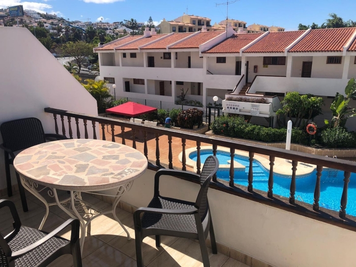 Апартамент в Ocean Park Suites с видом на бассейн, для семей b Adeje