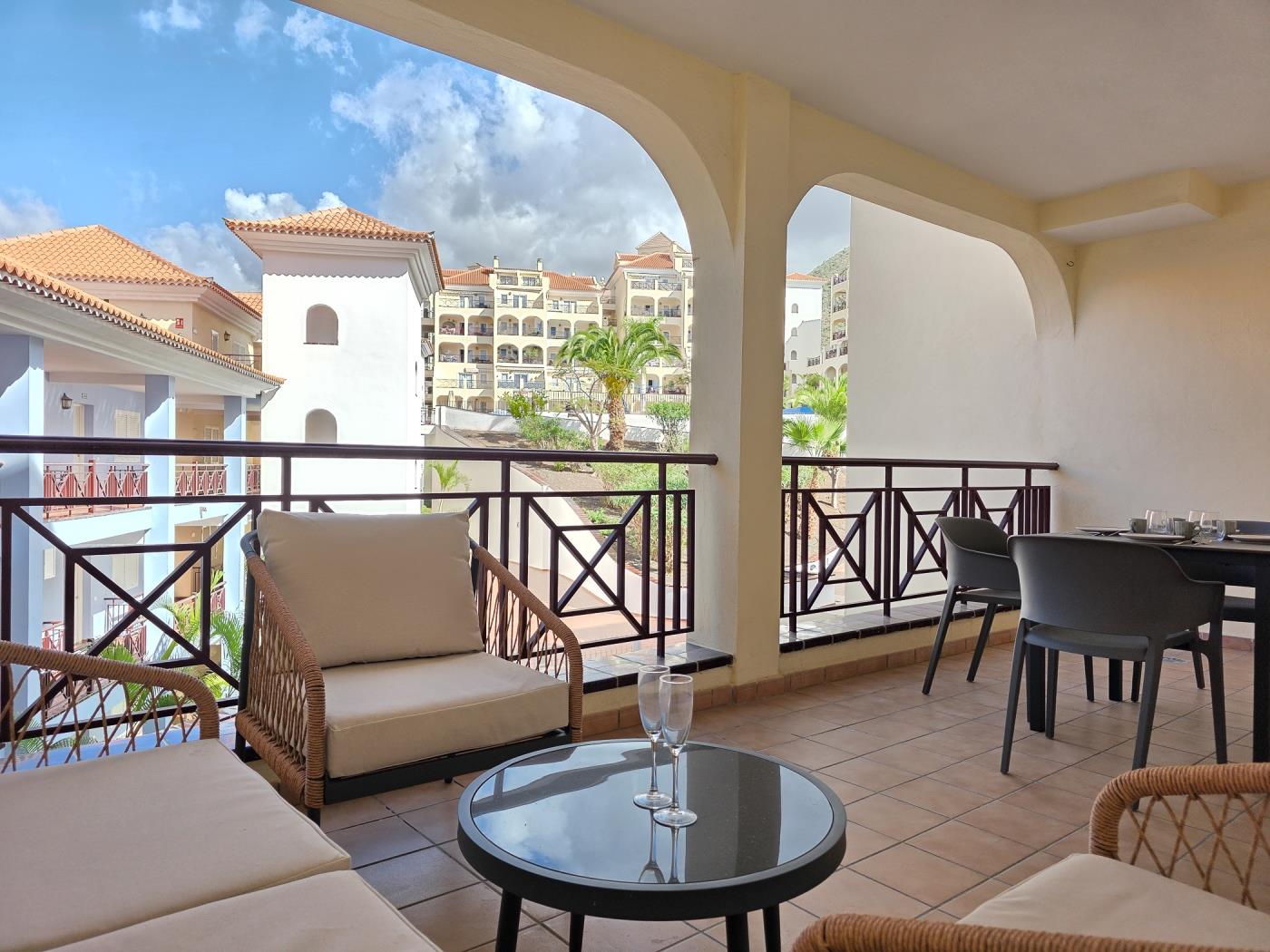 OBSIDIAN DINASTIA in Los Cristianos