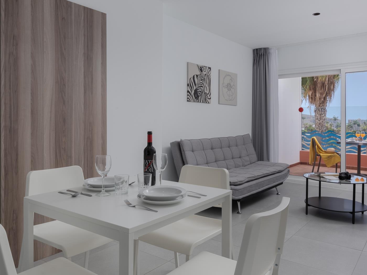 GRANADA PARK PREMIUM APARTMENT in Arona