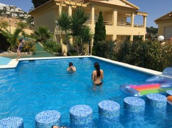 Wohnungen mit Schwimmbad. Ref. Mercury-46