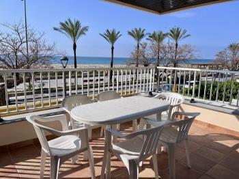 Appartement spacieux en bord de mer avec une vue spectaculaire