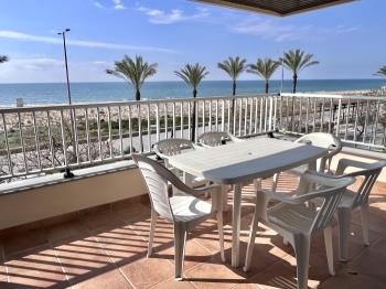 Appartement spacieux en bord de mer avec une vue spectaculaire